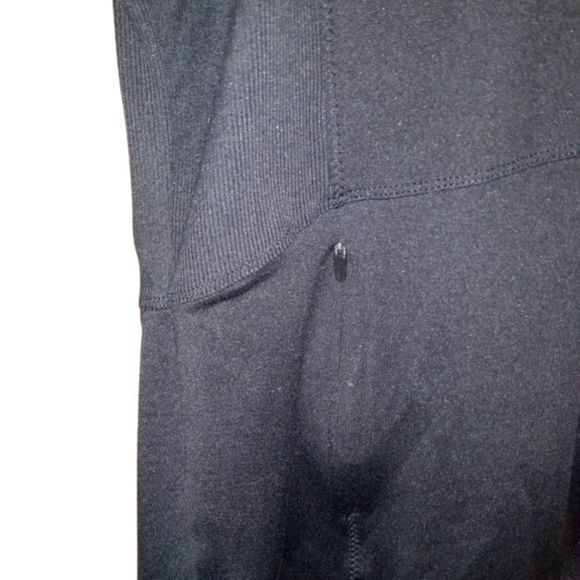 Champion Black Zip Up Jacket with a Turtle Neck 🖤 - Picture 4 of 7